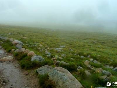 Laguna Grande-Sierra de Gredos; la pedriza charca verde actividades de montaña el taller excursioni